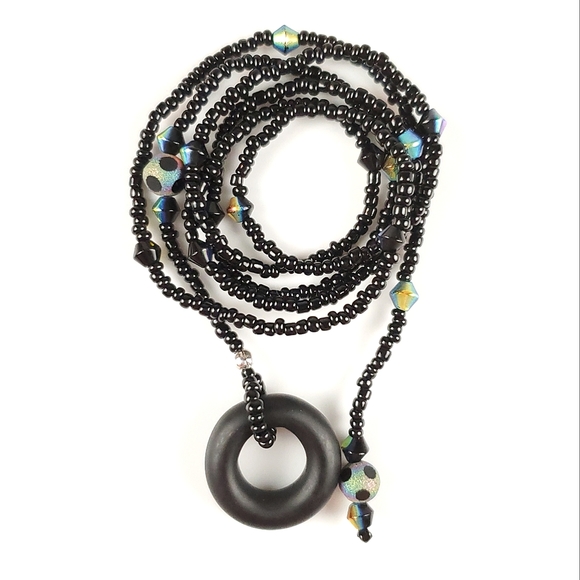 🦋 Black And Rainbow Beaded Single Strand Lariat Necklace 🦋1/$14~2/$24~3/$30🦋 - Picture 2 of 6